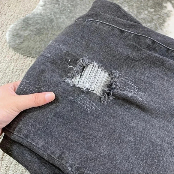 Judy Blue Skinny Fit Button Fly Destroyed Jeans - Picture 9 of 13